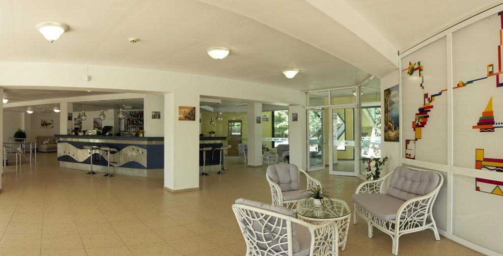 Hotel Marina Kiten  Luaran gambar