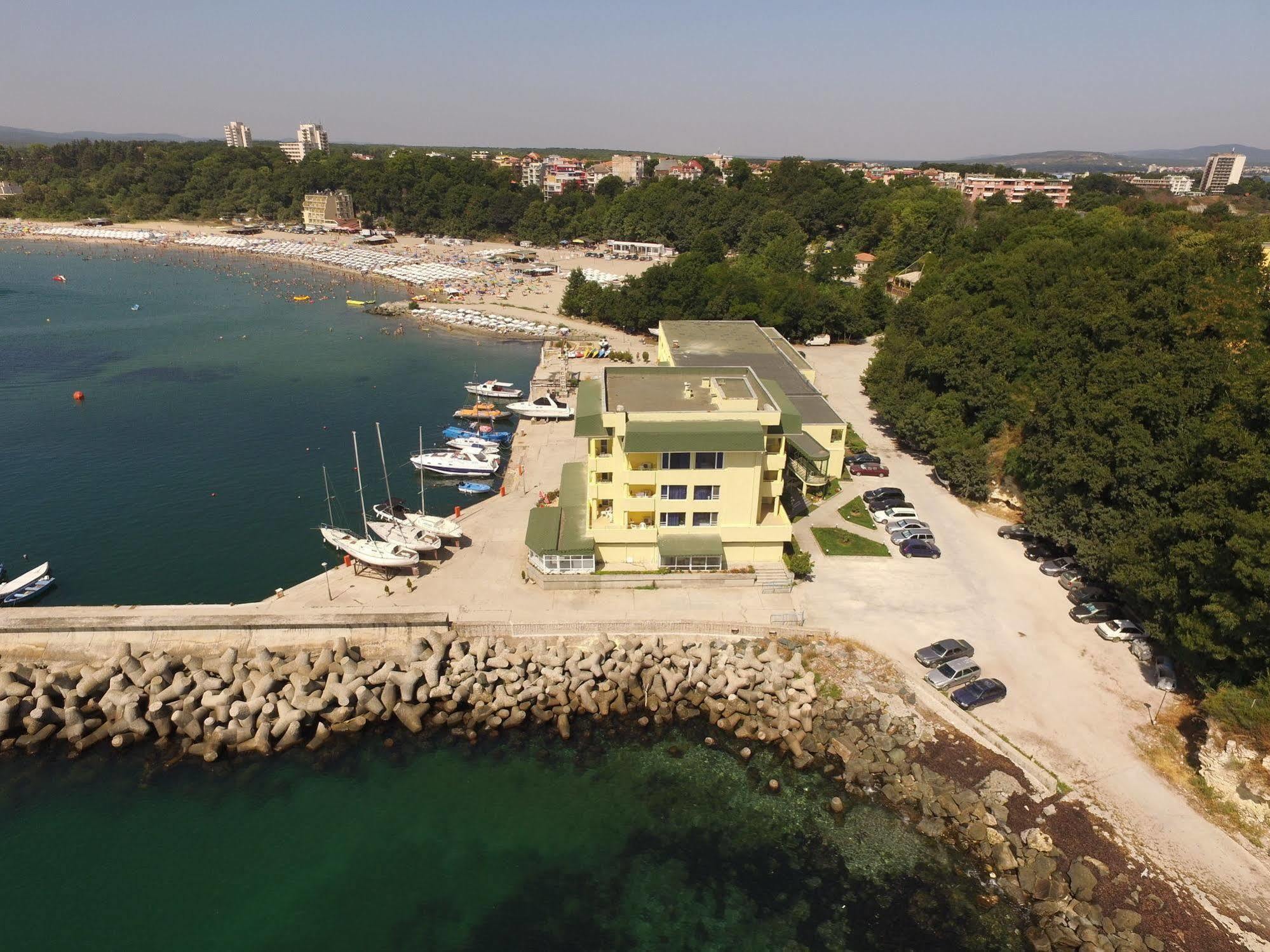 Hotel Marina Kiten  Luaran gambar