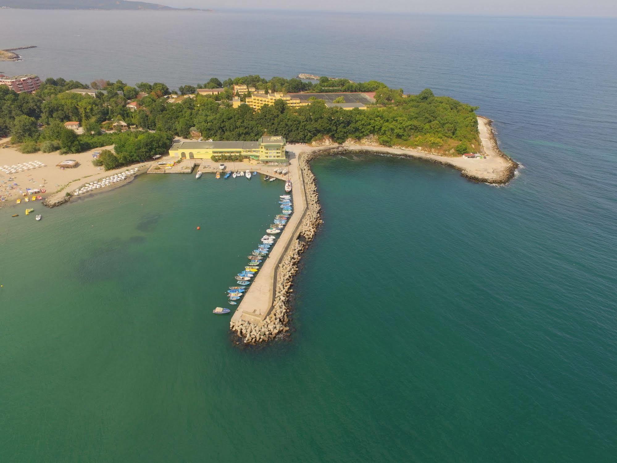 Hotel Marina Kiten  Luaran gambar