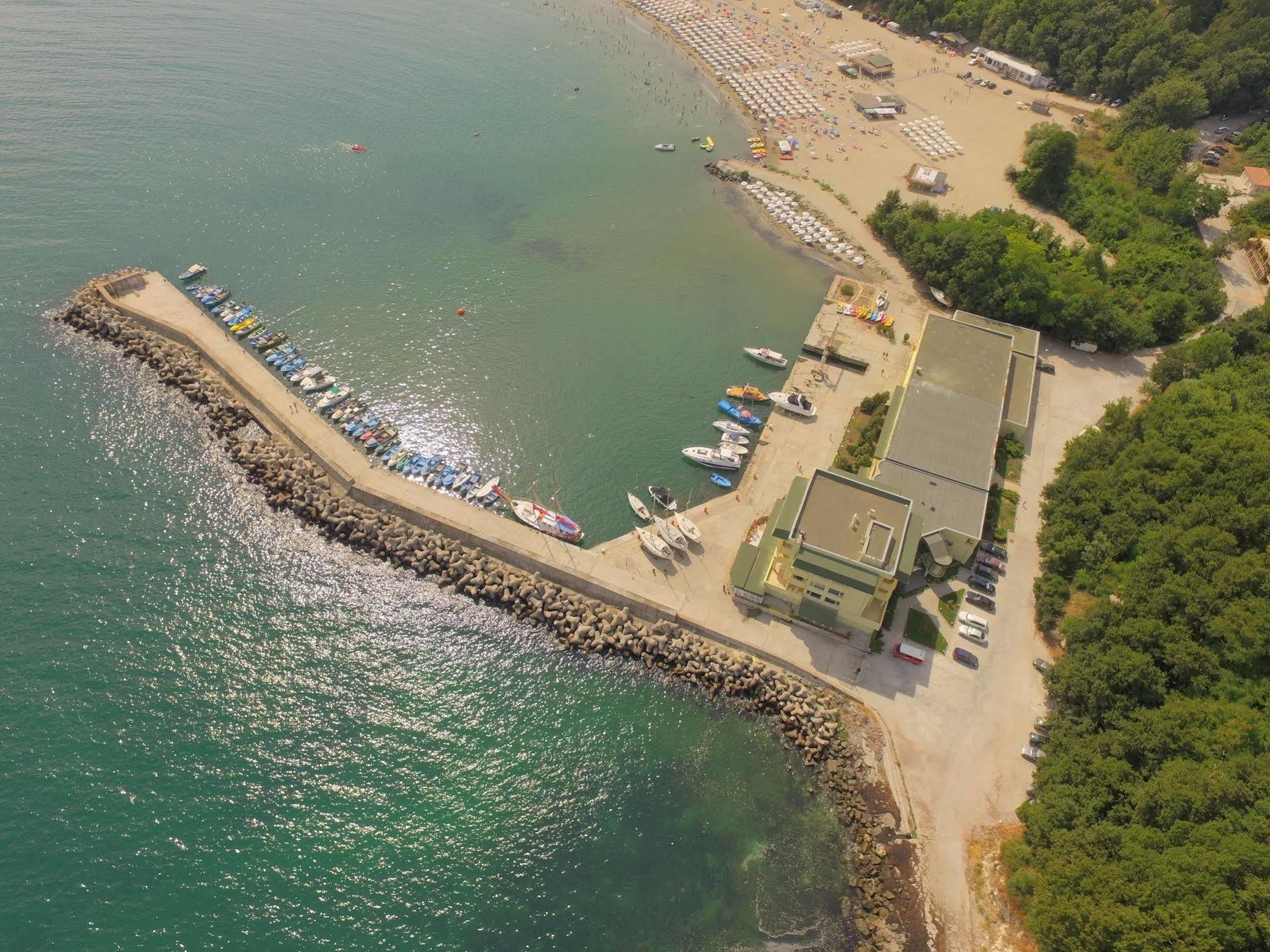 Hotel Marina Kiten  Luaran gambar