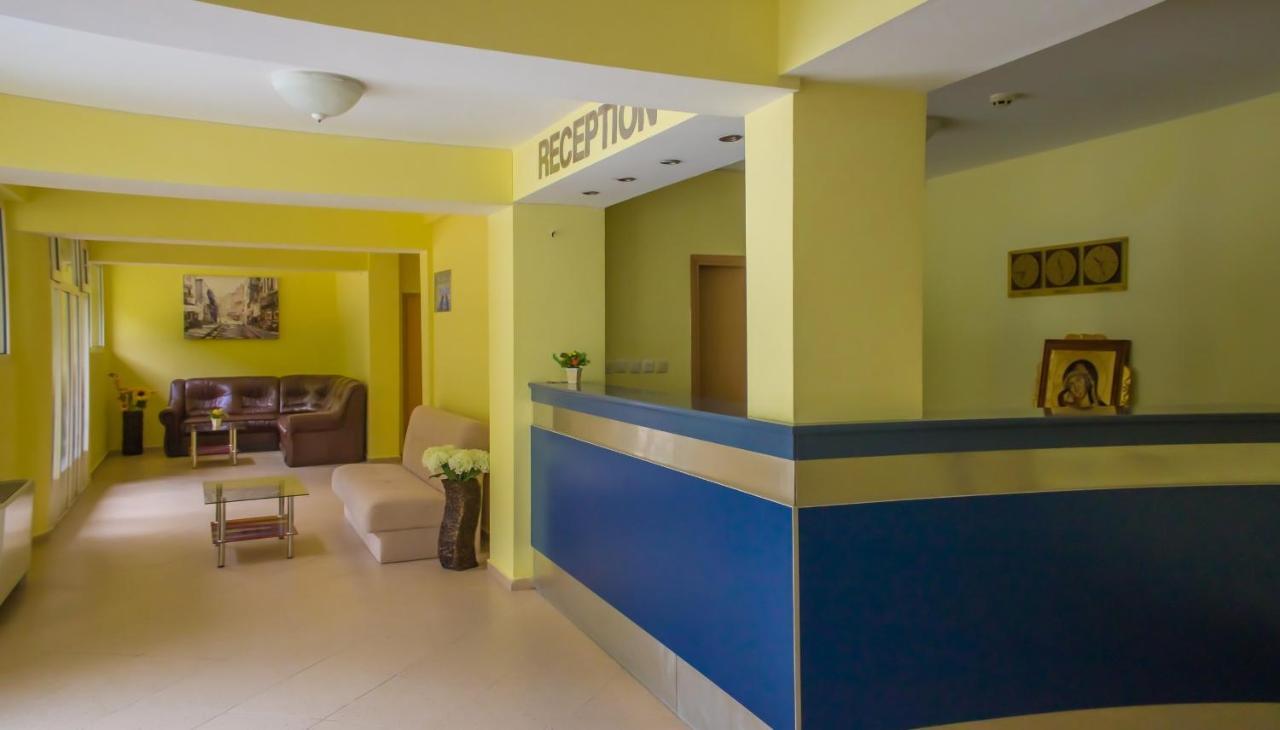 Hotel Marina Kiten  Luaran gambar